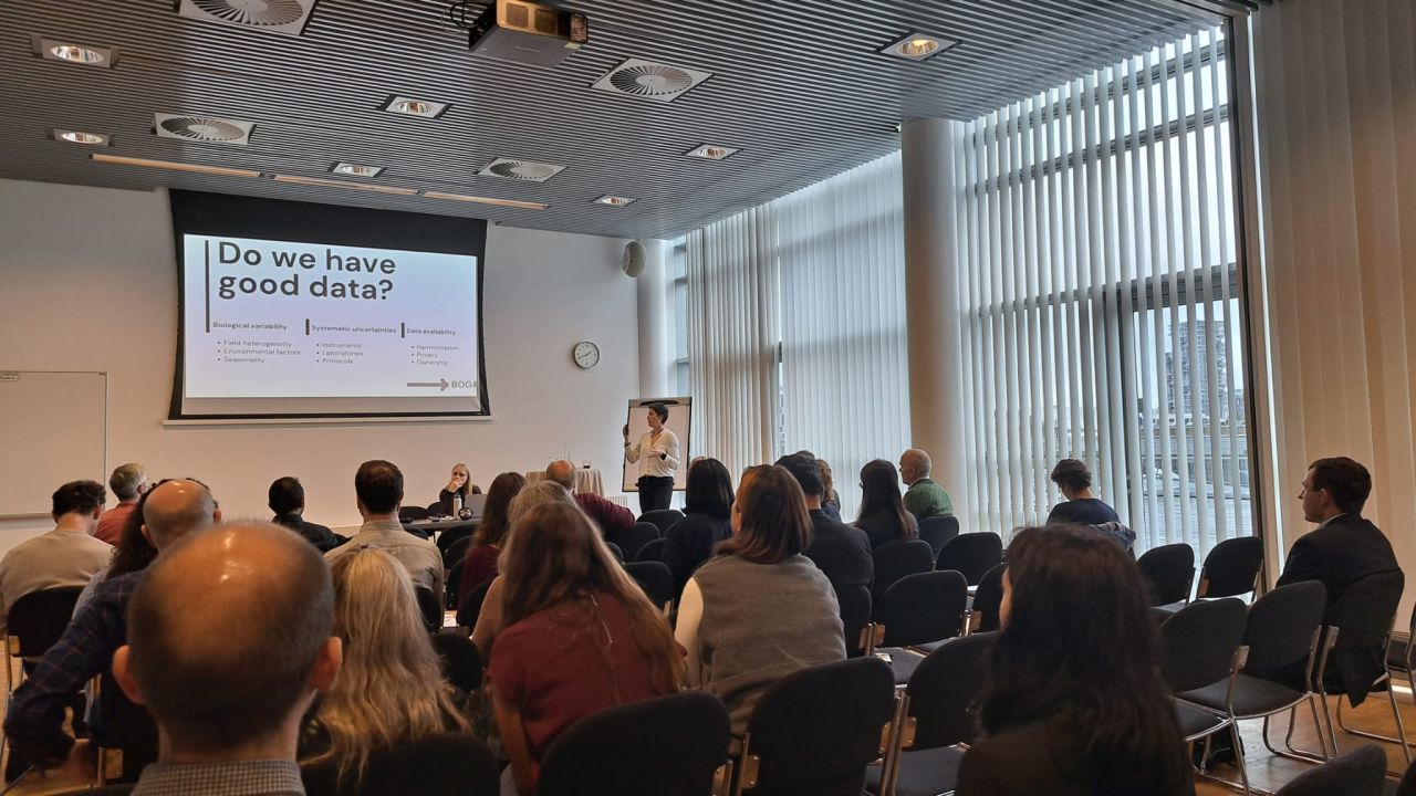 Antonella introducing the need for data accuracy and model benchmarking at the session she co-organizes with Michelle Hermes (EARSC) at the "EO for Carbon Markets" Summit in Copenhagen. Photo credits: Maria Sosa Llopis / Preferred by Nature.