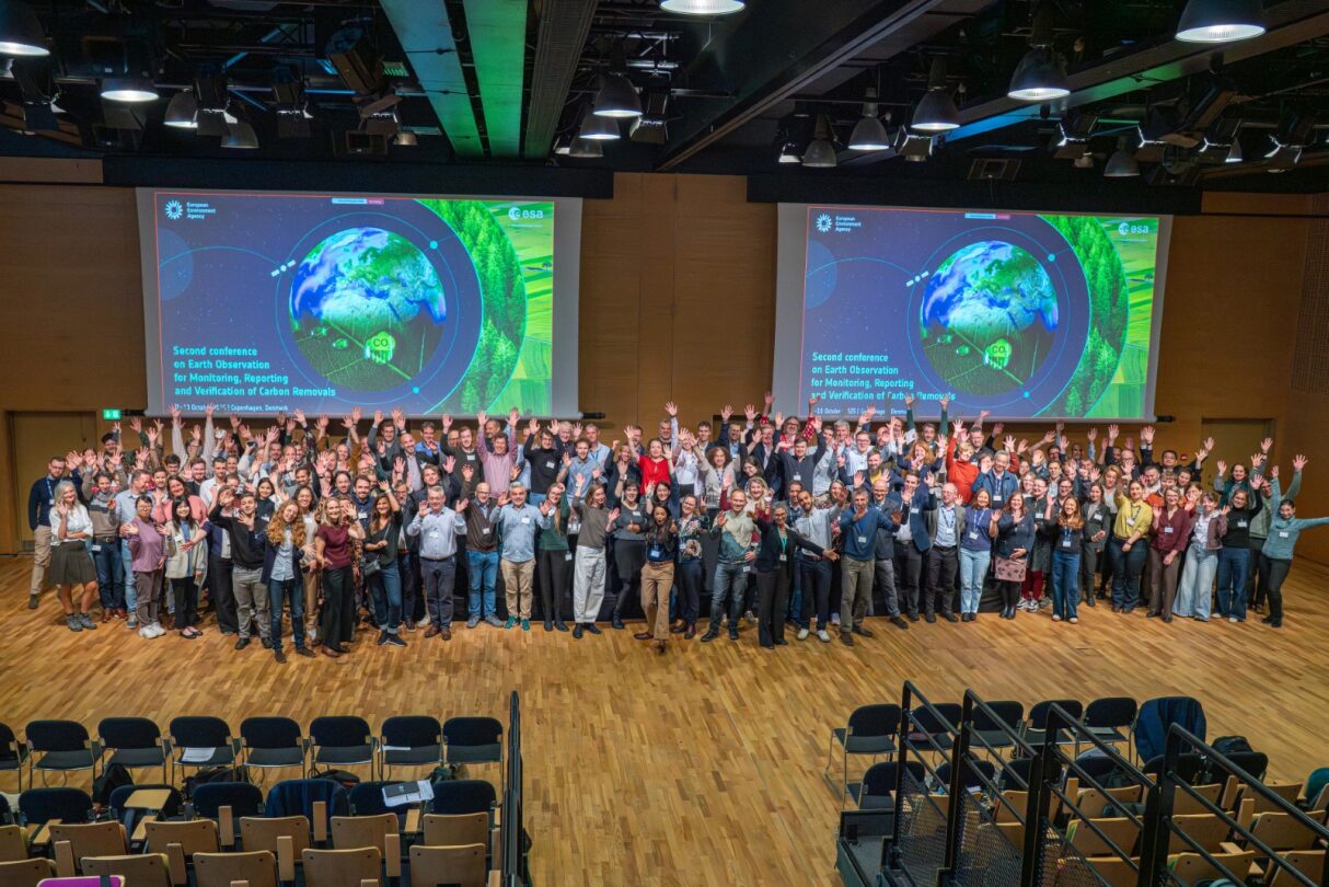 Group picture of the 2nd EEA-ESA conference on “Earth Observation for Monitoring, Reporting and Verification (MRV) of Carbon Removals”